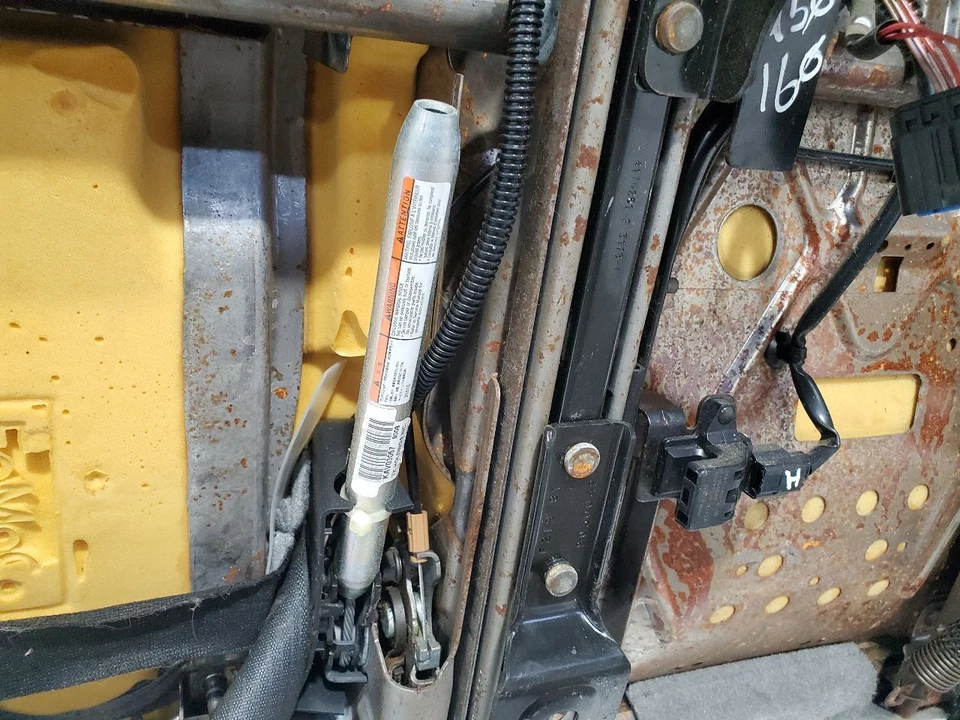 2007 2008 2009 Ford Ranger OEM Full Set Seats Vinyl Some Wear - Image 2 of 4