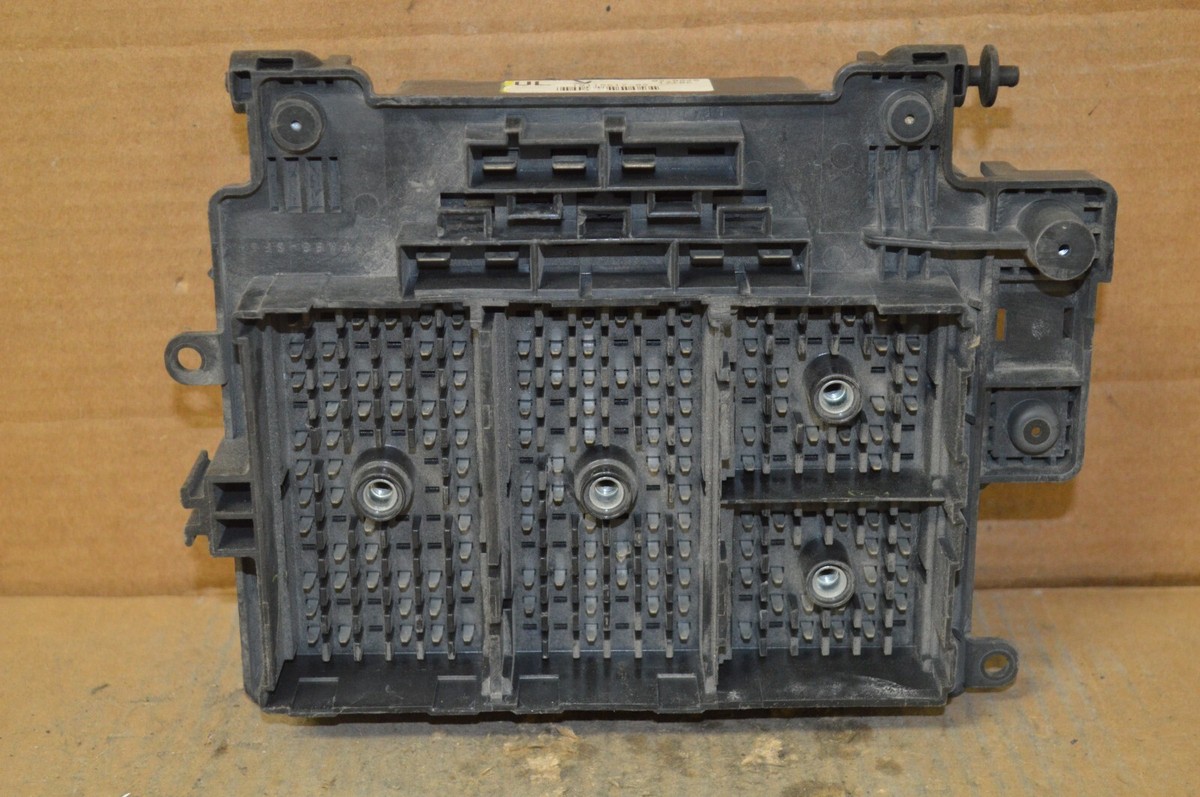 S♡ページ 2006 Chevrolet Tahoe Fuse Box Junction OEM 1511561702 Module