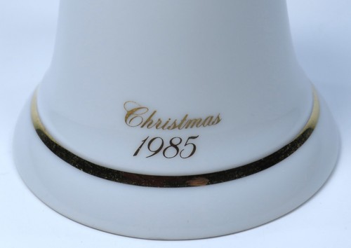 Vintage 1985 Avon Porcelain Christmas Bell * Gold Trim *Wood Handle* Ships Free! - Picture 9 of 10