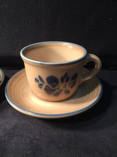 Pfaltzgraff FOLK ART 2 Coffee Cups & SAUCERS Tan With Navy design USA MADE 🇺🇸 - Picture 3 of 12