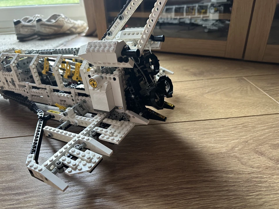 LEGO Technic 8480 Space Shuttle, photo 2 of 4