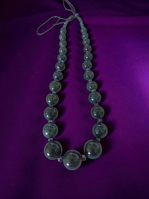 Vintage Halskette Perlen Jade oder Aventurin grün durchscheinend Antikschmuck