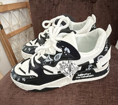 EdeWart The Mainstream Black White Paisley Low Top Men's Athletic Sneakers