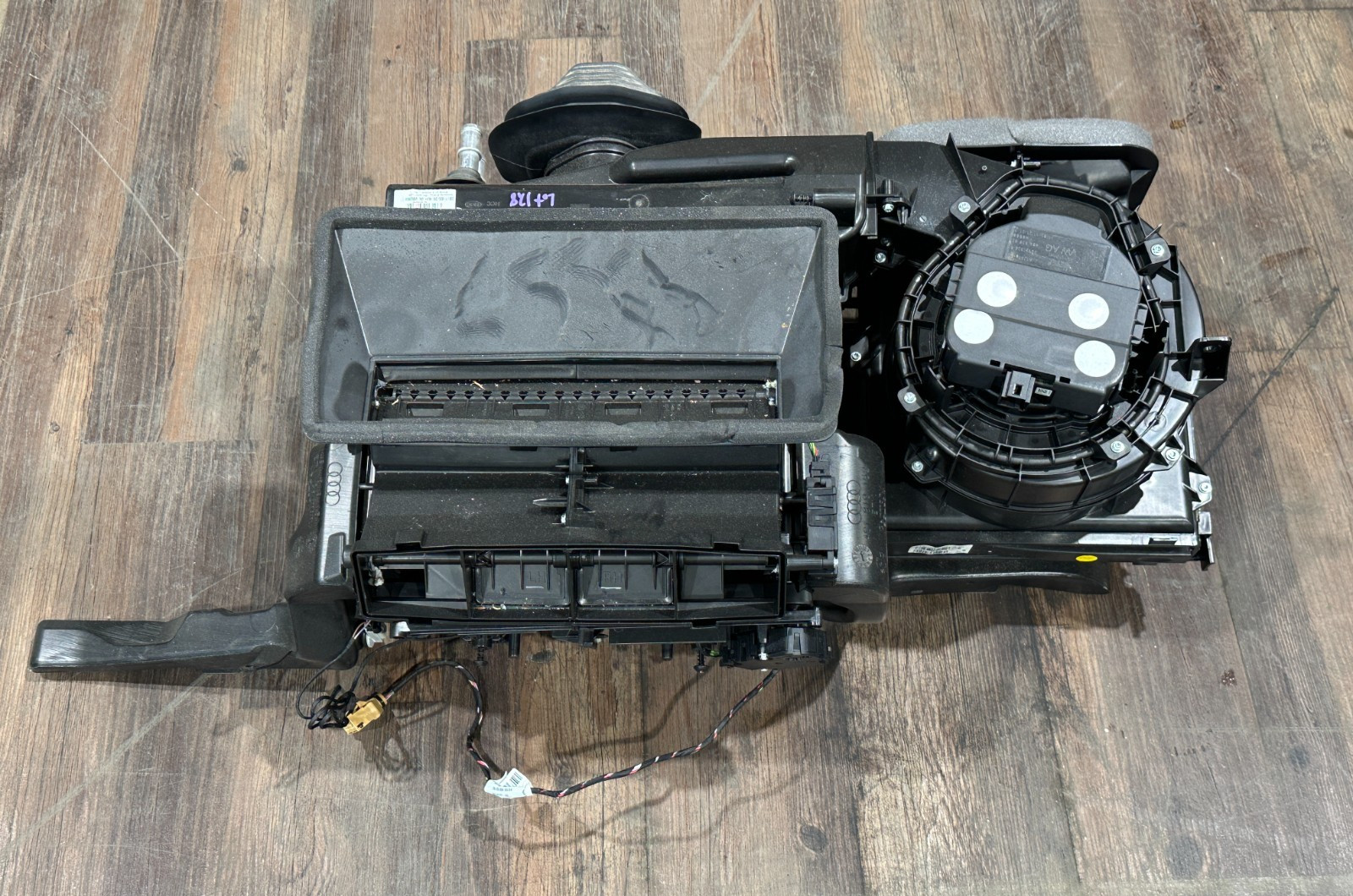 2017 AUDI R8 HVAC HEATER BLOWER HOUSING BOX OEM 4S1 820 005