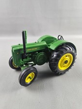 Vintage ERTL JOHN DEERE 1953 Model "D" Tractor 1/16 Scale 5596 Used Toy Green