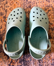 Crocs Classic Clog Sandals Green Slip-On Men's US 10/Women's US 12