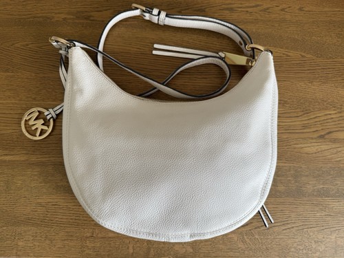 Michael Kors - Rhea - Small Fringe Messenger Shoulder Bag in Optic White - Picture 4 of 8
