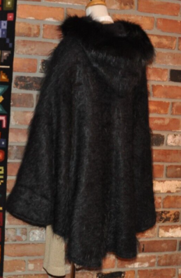 ジャケット・アウター wool cachemir hood far poncho buckle y2k White Ivory Belted Wool Cape - Capes for Women | Moncler US