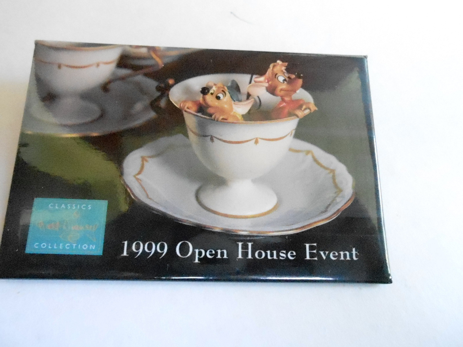VINTAGE PROMO PINBACK BUTTON #93-026 - DISNEY - 1999 OPEN HOUSE EVENT