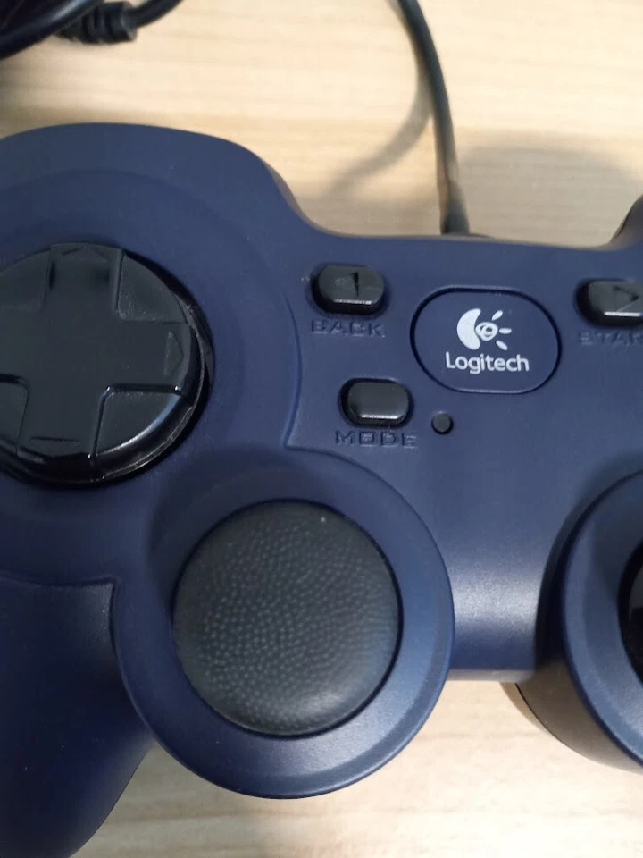 Logitech Gamepad F310 Wired PC USB Controller Dark Blue And Black Tested - Image 2 of 4