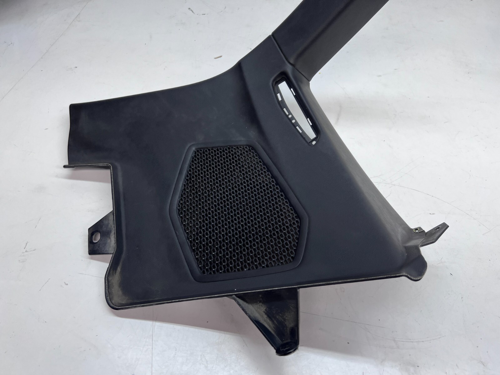 LAMBORGHINI HURACAN LP610 PASSENGER RIGHT SIDE RH B-PILLAR TRIM OEM 4T0868418A