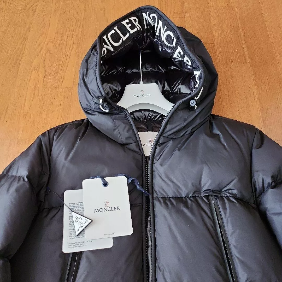 Men's montcla deals hooded puffer coat