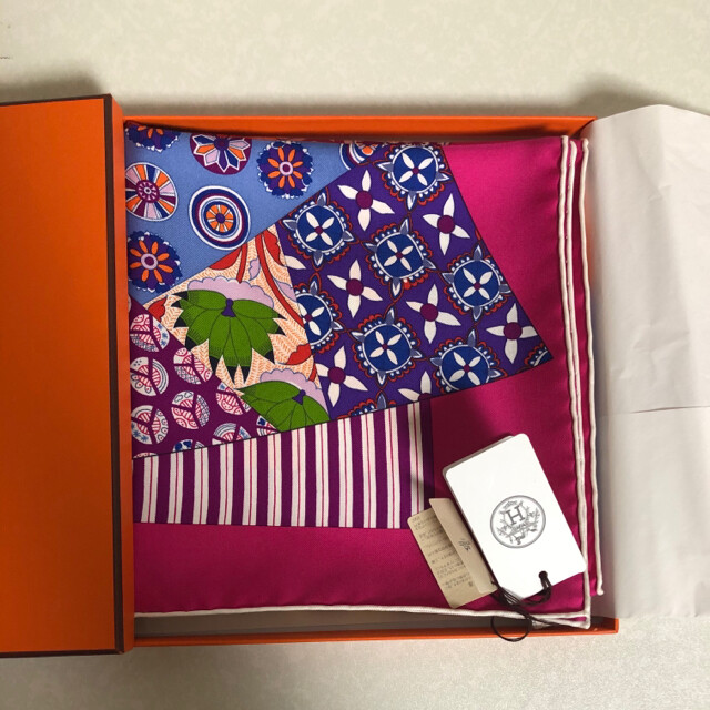Foulard Hermès Carré 90 En Soie - Modèle Japonais Art Sarasa (kimono), Multicolore, Neuf Avec étiquettes