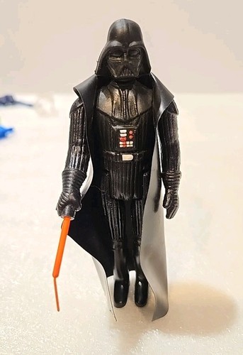 Vintage Kenner Star Wars DARTH VADER  Complete with Lightsaber 1977 Hong Kong - Picture 1 of 13