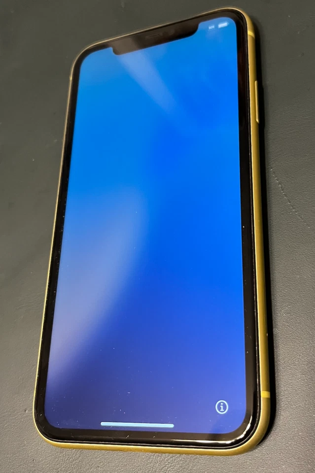 Apple iPhone 11 - 64 GB - (Unlocked) (CA) EXCELLENT CONDITION - Image 2 of 4