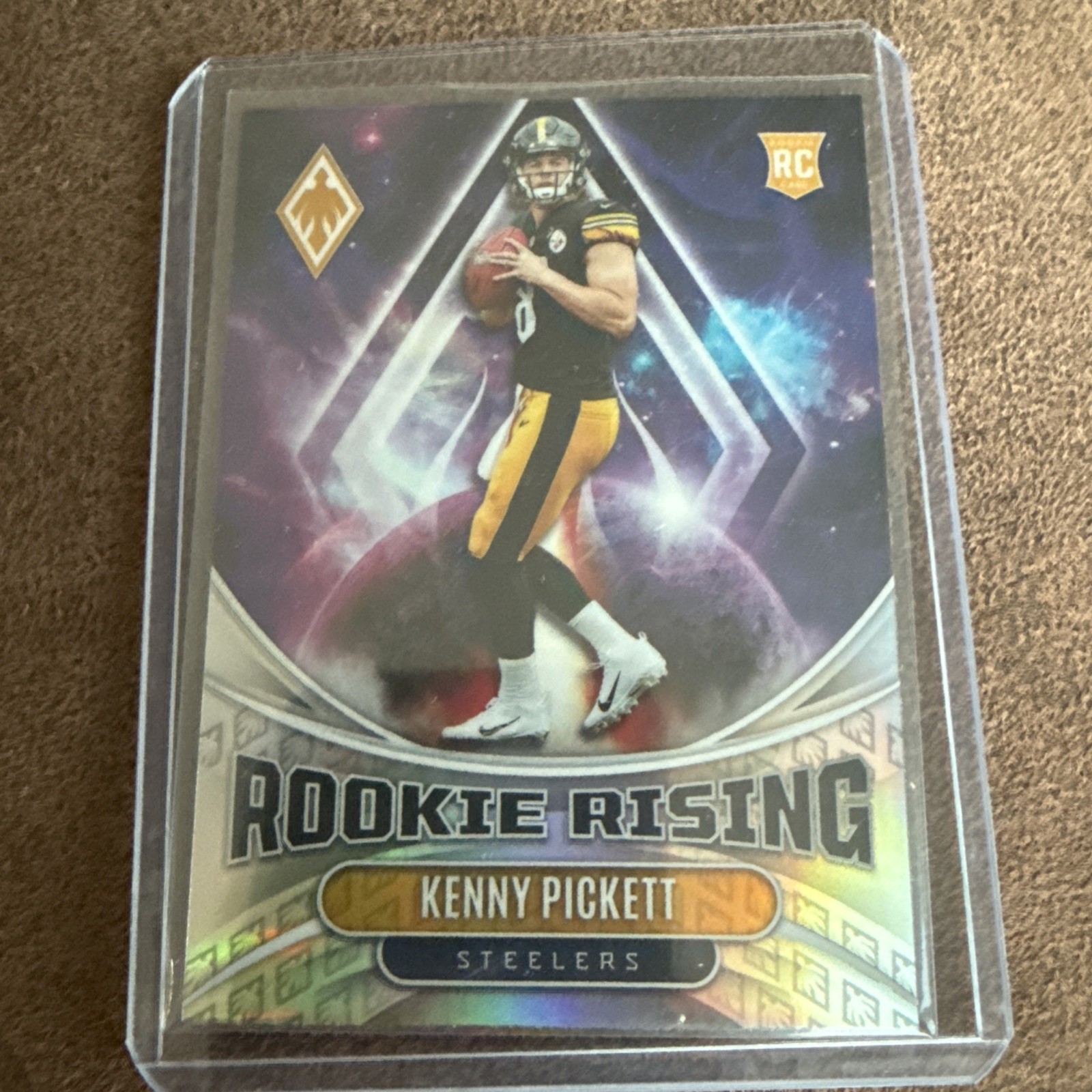 2022 Panini Phoenix - Rookie Rising #RIS-1 Kenny Pickett (RC)