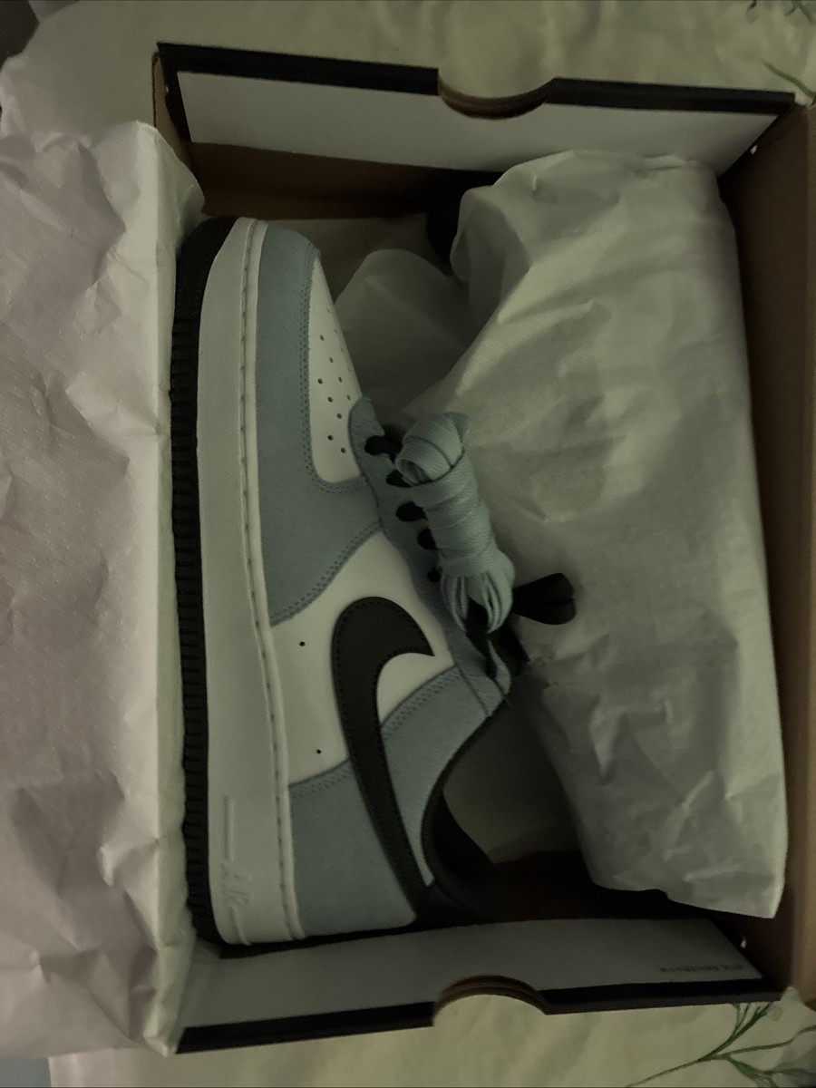 Nike Air Force 1 Low ’07 LV8 Armory Navy Nike Air Force 1 '07 LV8 Gum Pack Armory Navy US Size 10.5