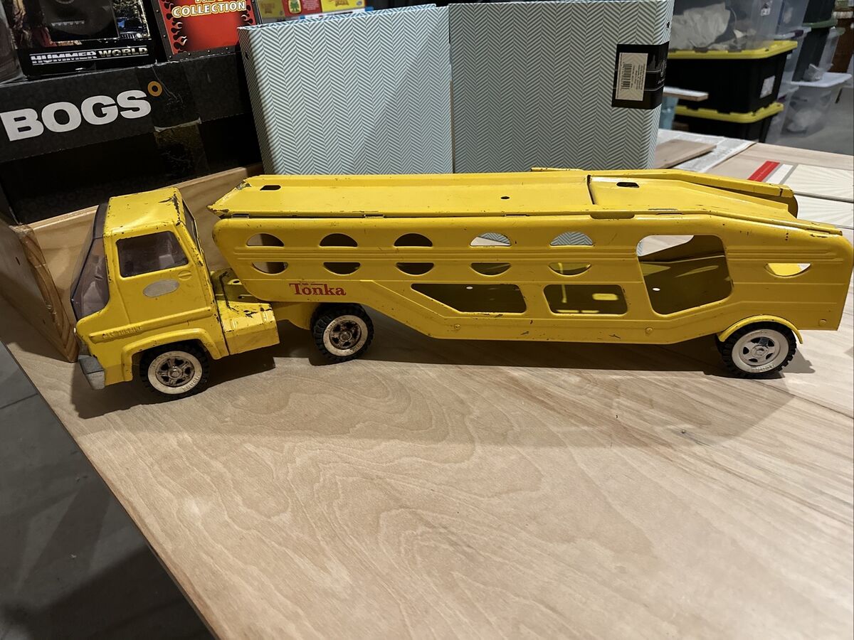 c1965 vintage Tonka Car Carrier Hauler Truck #840 c1965 vintage Tonka Car Carrier Hauler Truck #840