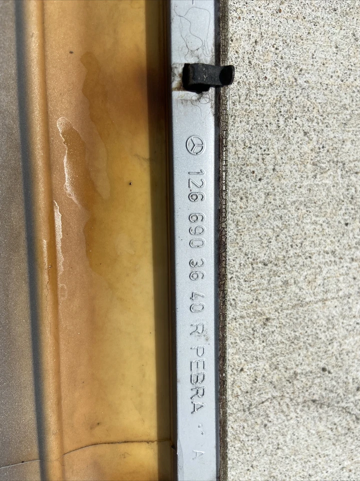 1266903640 ПЕРЕДНЕЕ КРЫЛО НИЖНЯЯ ПАНЕЛЬ W126 86-91 БЕЛЫЙ ЦВЕТ 300SE 420SEL 560SE - Изображение 3 из 4