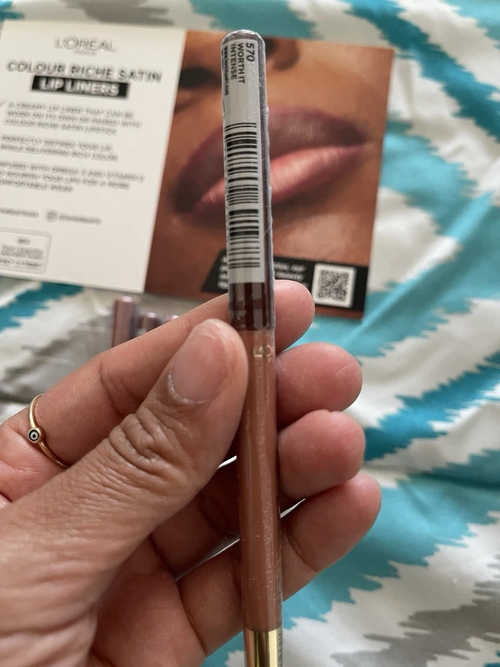 L’Oréal Colour Riche Satin Lip Liners - Set Of 4 - NEW :) Reg. $38 - Image 2 of 4