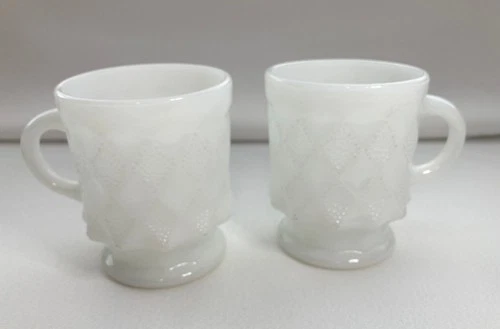 VINTAGE ANCHOR HOCKING FIRE KING HANDLED COFFEE MUGS KIMBERLY DIAMOND DESIGN