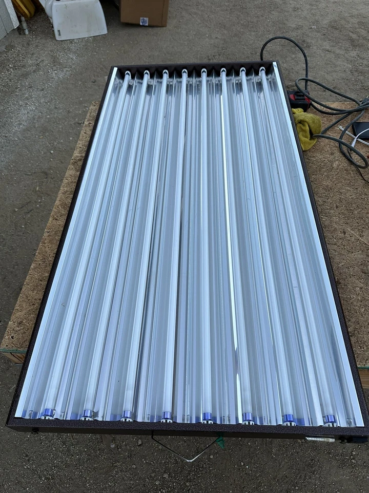 Hydrofarm Agrobrite Designer T5, FLP48, 432W 4 pies, accesorio de 8 tubos con lámparas Foto 4 de 4