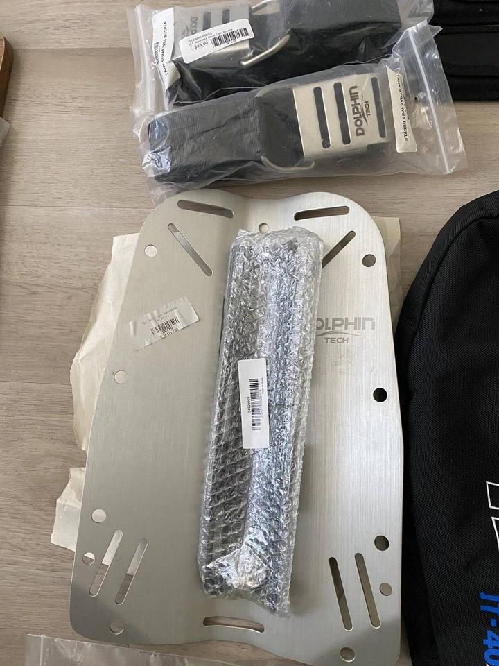 IST Dolphin Tech Tanque Único Básico, Vejiga Única BCD, Placa Trasera de Aluminio Foto 3 de 4