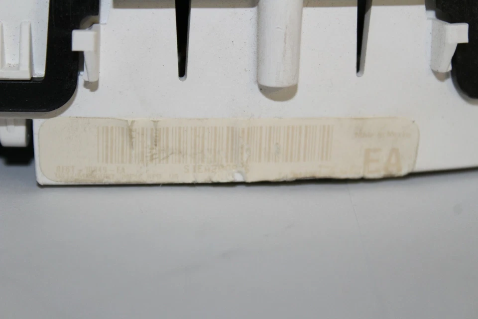 Cuadro de instrumentos velocímetro panel de instrumentos Mercury Mariner 2008 40.333 millas Foto 3 de 4