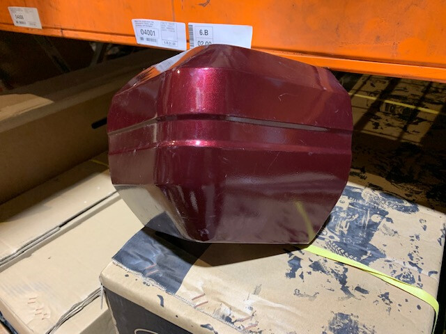 Moulure de pare-chocs arrière droite bordeaux en état neuf d'origine