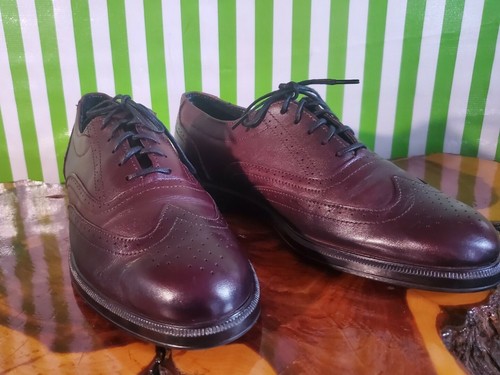 New Balance Men's 8 C Burgundy Wing Tip 