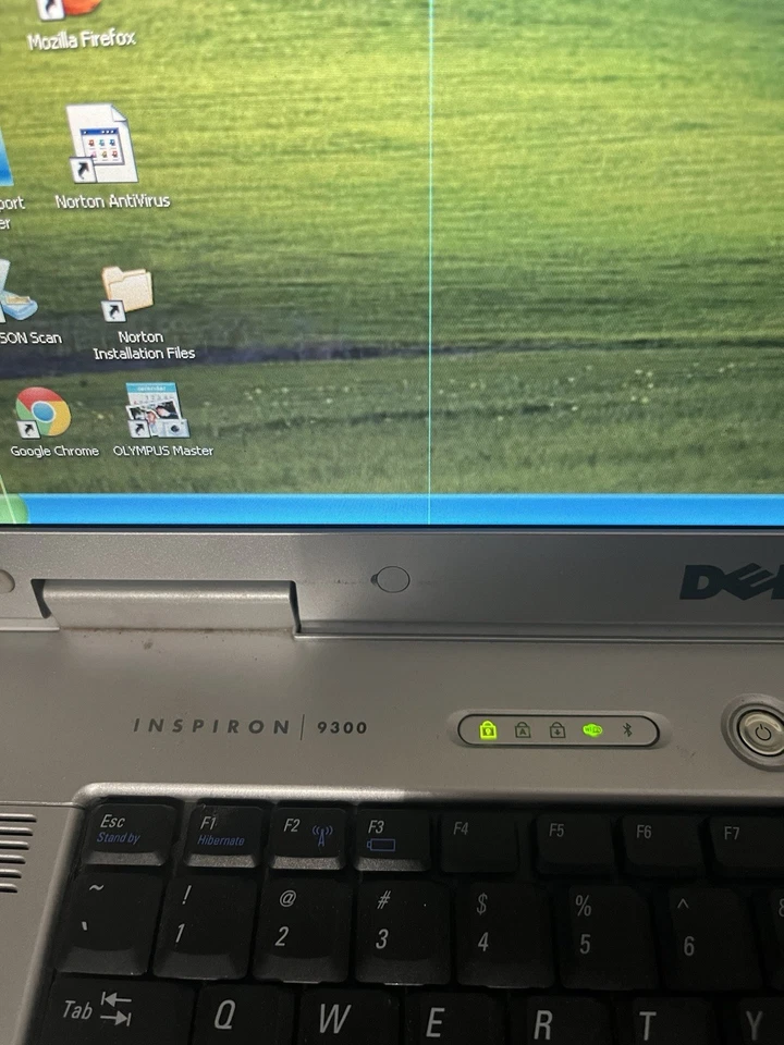 Dell Inspiron 9300 laptop Pentium M 2.13 GHz 100GB 2gb Windows XP Wifi Dvd - Image 2 of 4