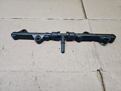 【y】 11-15 Kawasaki Ninja ZX-10R Secondary Fuel Injection Rail Assembly