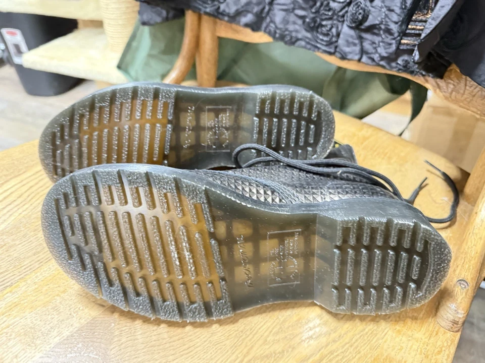 New Dr Martens 1460 Pascal Gunmetal Leather Stud Embossed Boots Women’s Size 6 - Image 2 of 4