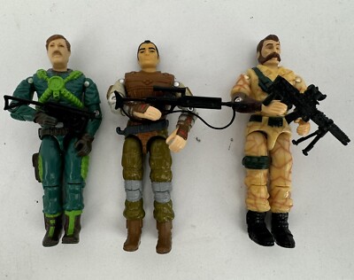 3x Vintage G.I. Joe Spielfiguren Major Altitude, Budo & Blocker + 3 zufällige Waffen