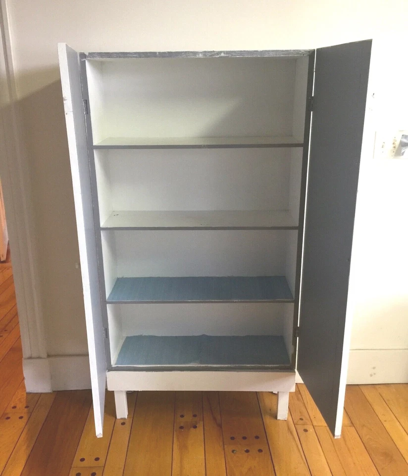 Antiguo gabinete de gelatina de granja Foto 2 de 4