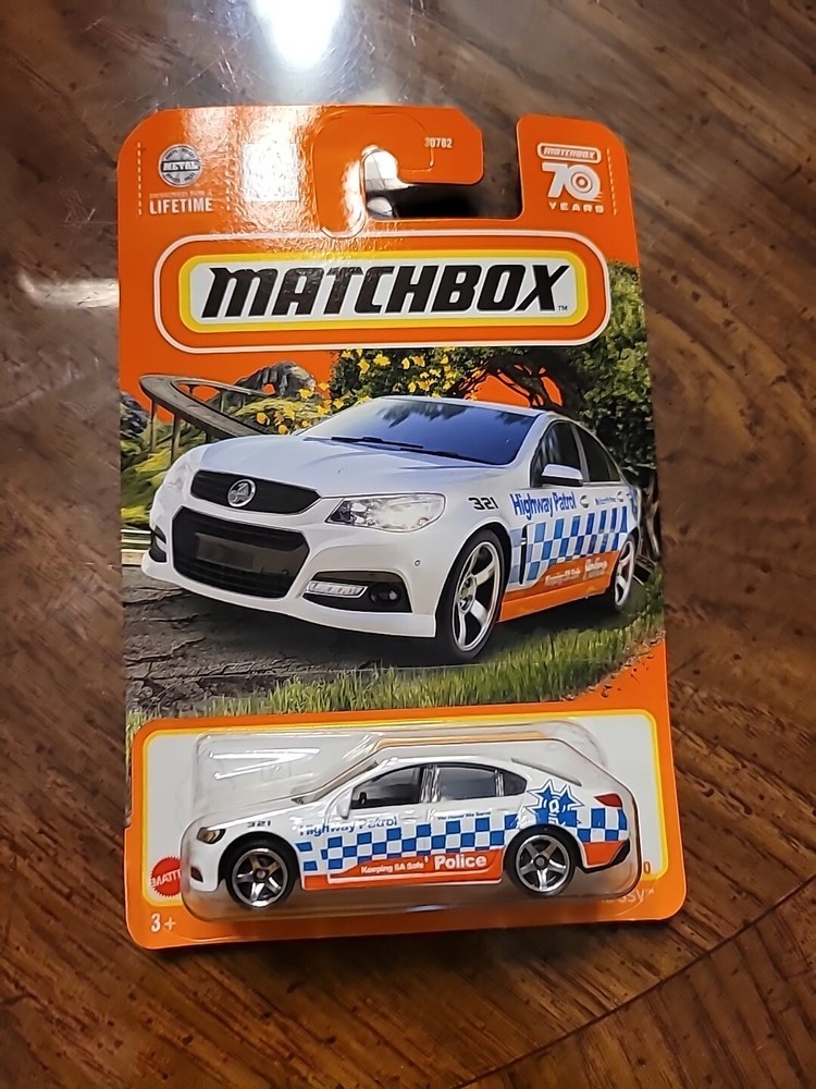 2023 Matchbox Holden VF Commodore SSV #35 White