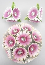 CHARMING VINTAGE COROCRAFT CORO ENAMEL FLOWER BROOCH PIN & EARRINGS SET