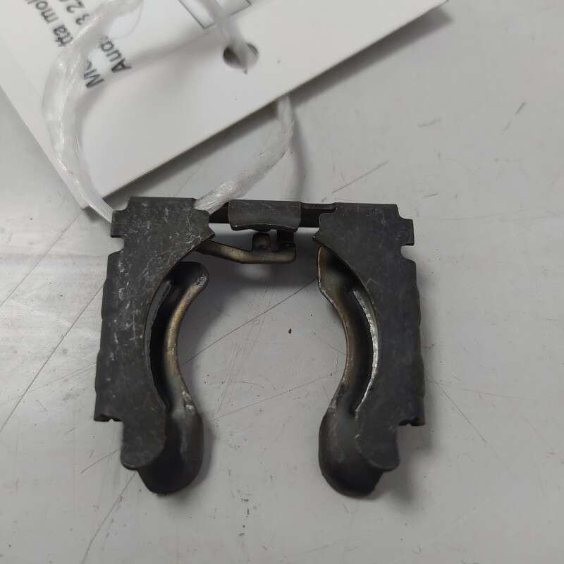 Molletta molla fermo tubo refrigerante clima Audi Q3 2.0D DFG 2019 aria condizio