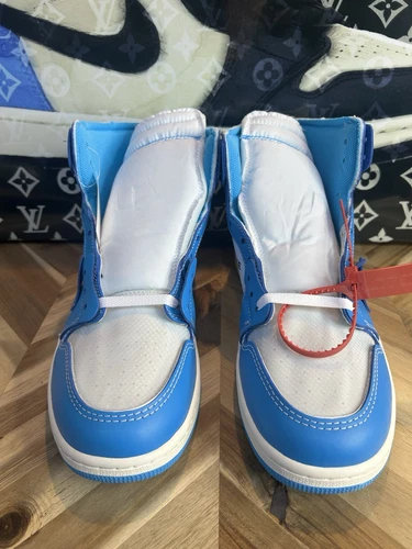 Jordan 1 haut homme taille 12 blanc bleu neuf avec boite et lacets