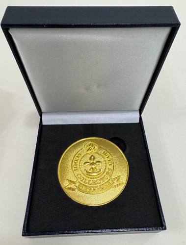 SINGAPORE SCOUT COLLECTORS CLUB 2012-2022 OFFICIAL SCOUTS METAL COIN WITH CASE - Picture 4 of 5
