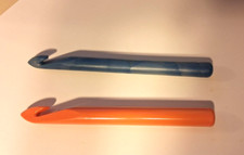 2 Large Crochet Hooks,Huge Crochet Hooks for Chunky Yarn, Ergonomic