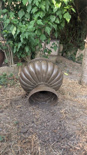 Vase Médicis à godrons en fonte par Alfred CORNEAU à Charleville XIXème - Foto 9 di 11