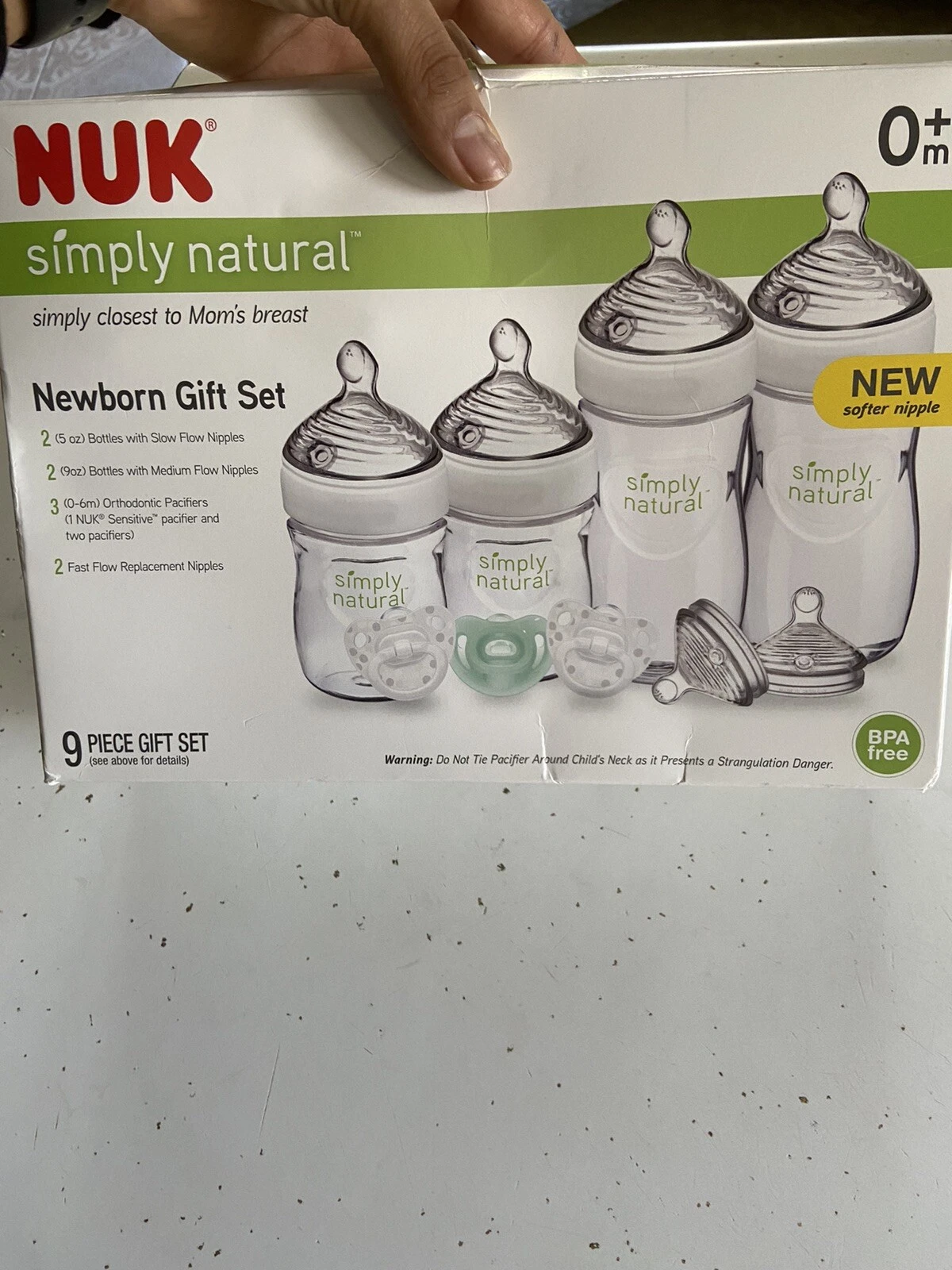 Nuk Simply Natural Baby Bottle Newborn Gift Set 2 5oz and 2 9oz bottles