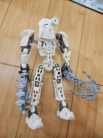 LEGO Bionicle Toa Metru Matau 8605 8606 Toa Nuju 8602 Toa Nokama Lot Complete