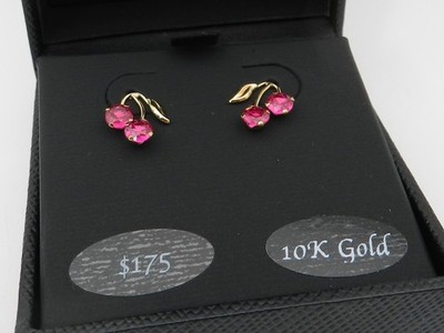 Macy's Lab-Grown Ruby (1-1/3 ct. t.w.) Knopf Kirschblatt Ohrstecker 10k Gelbgold