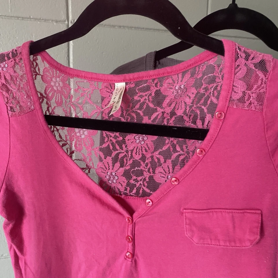 Lote De 2 Grandes De Colección Y2K Mcbling Henley Top Bella Swan Elena Gilbert Foto 2 de 4