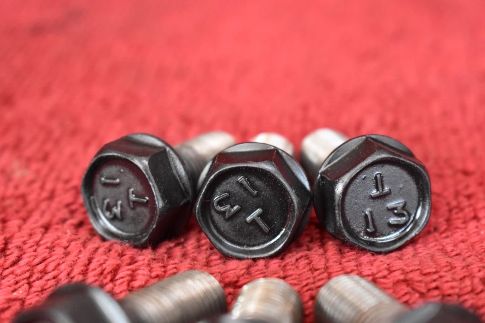 Juego de 6 pernos de volante Datsun 240Z 260Z 280Z OEM usados Foto 3 de 4