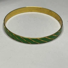 Green enamel bangle bracelet in gold tone setting costume jewelry preppy classic