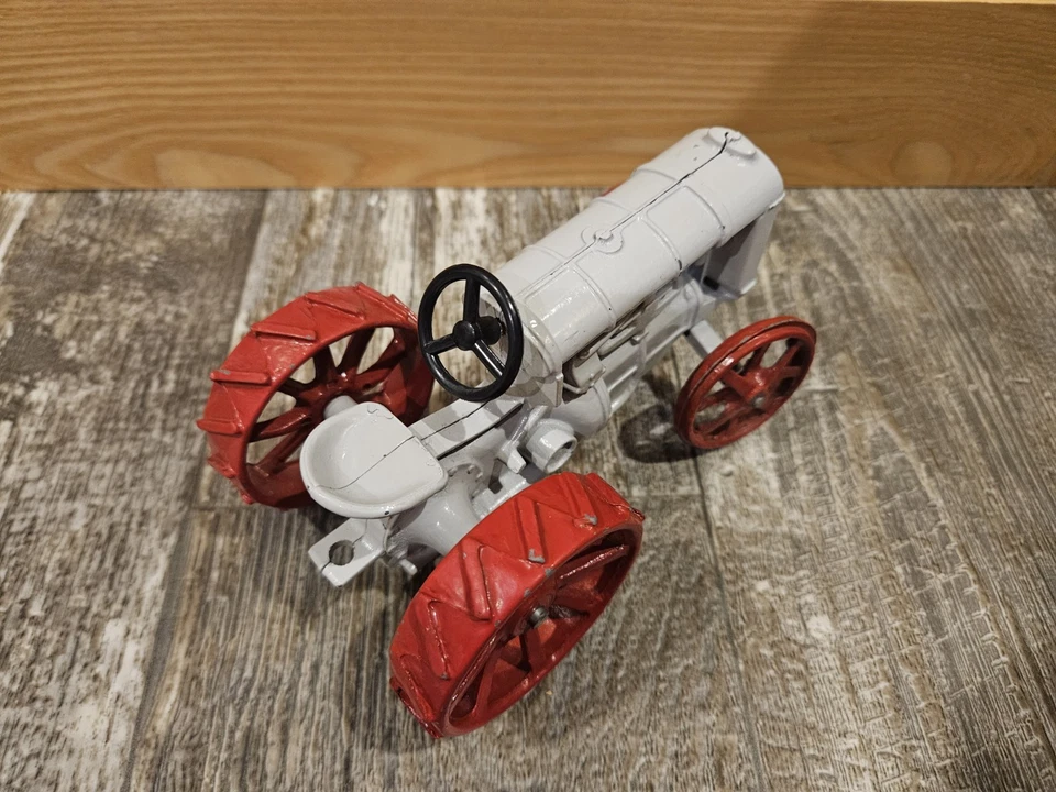 De colección Ertl 1:16 Fordson Modelo F Tractor Diecast Metal Granja Juguete, Réplica Años 80 Foto 4 de 4