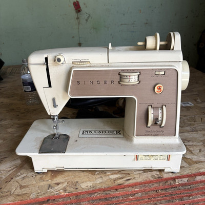 SINGER Touch & Sew Electric Household Sewing Machine Pin Catcher Quilting
